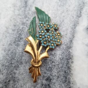 Vintage Blue Flower Bouquet Of Flowers Gold Tone Brooch, Lapel Pin, Estate